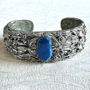 Vintage Silver Tone Bangle with Blue Centerpiece